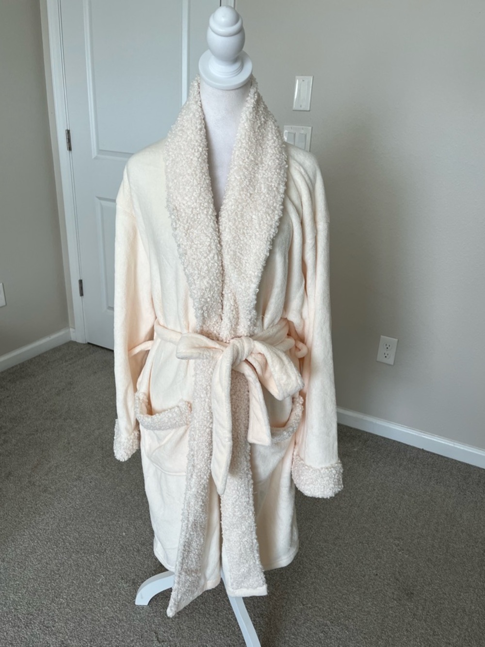 NWT Hudson Park Collection Cozy Cream Sherpa-Lined Robe Size L/XL